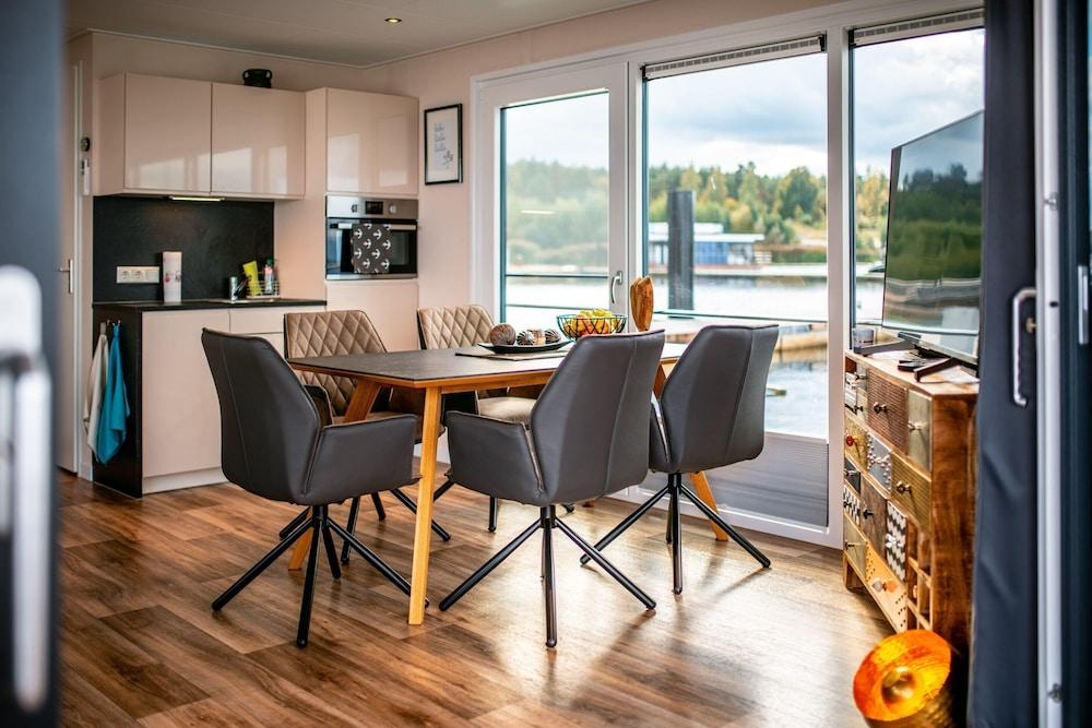 Floating House at Lake Barwalder See