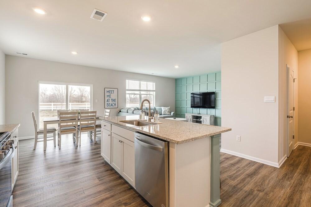 6 Mi to Bethany Beach: Family Home w/ Pool Access!