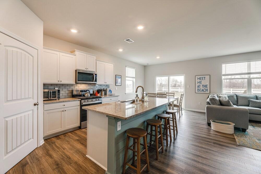 6 Mi to Bethany Beach: Family Home w/ Pool Access!