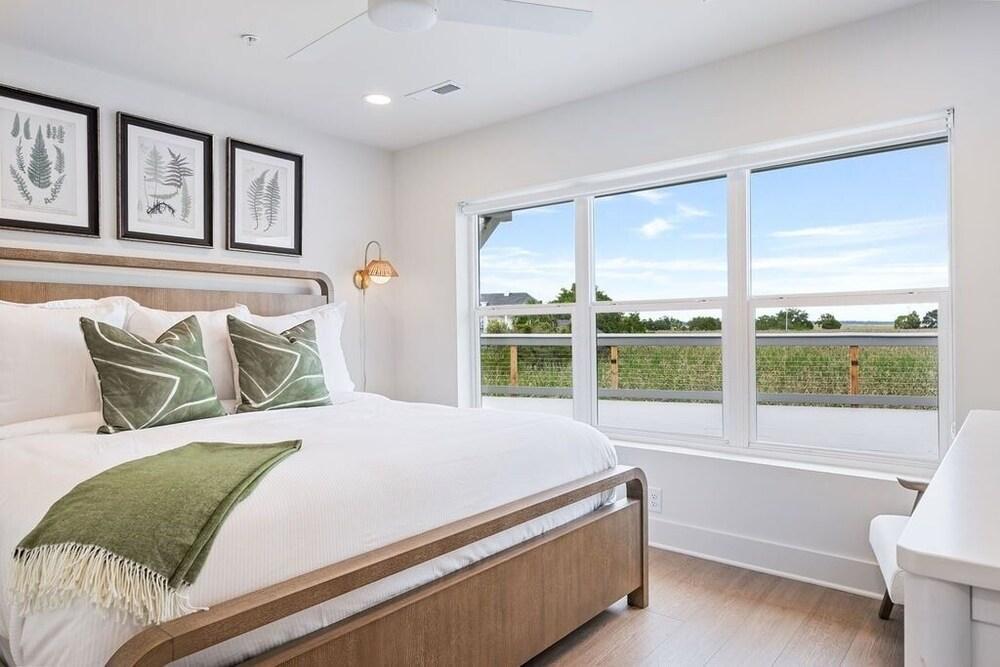 Heron at Winyah Bay Club