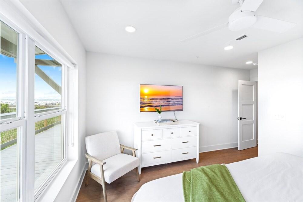 Dolphin at Winyah Bay Club