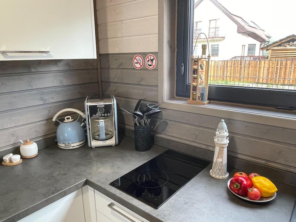 Holiday Homes Near the Beach, Sauna, Jacuzzi