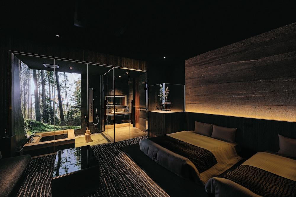 Giraffe Tenjin Tsune