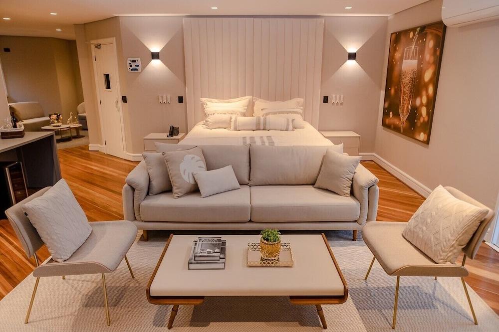 Champet Boutique Hotel