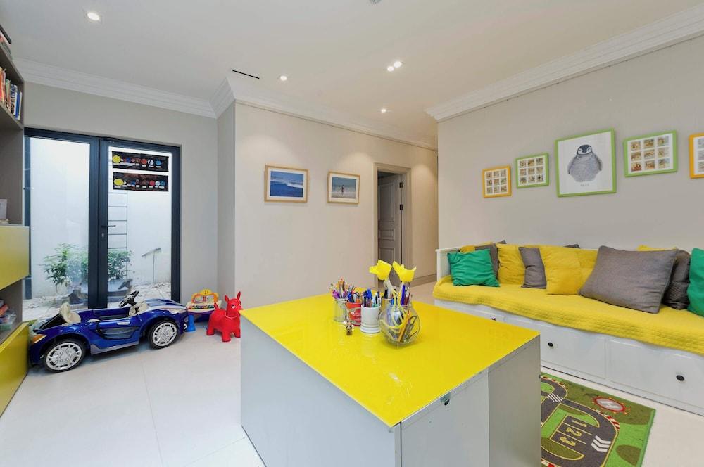 7bed Notting Hill W/garden, Games Room & Parking