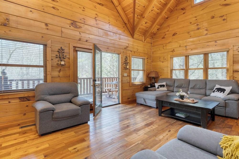 Hottub, Game Room, Forest Views, Near Gatlinburg Four Bears Lodge by Avantstay