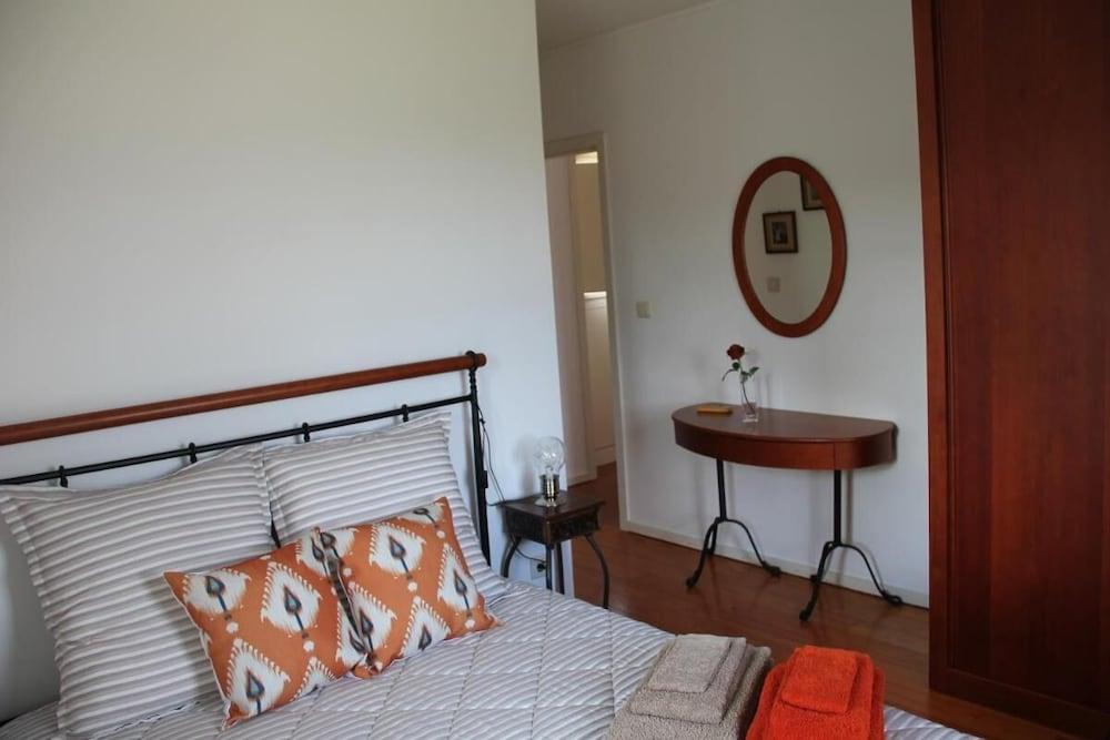 Charming Holiday House in Bairros Portugal With Mountain Views