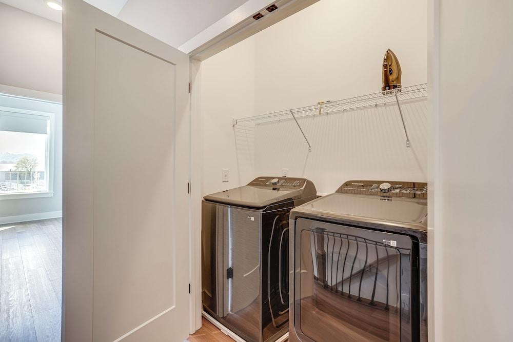 2 Mi to Dtwn: Walkable Retreat in Chattanooga!