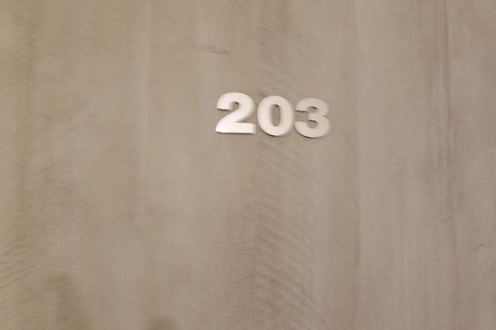 RECOVERY HOUSE BY ZENYA HOST