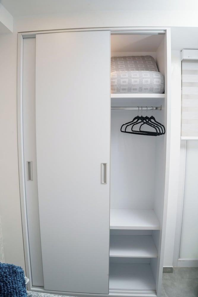 RECOVERY HOUSE BY ZENYA HOST