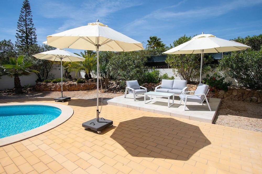 Pomba Beautifully Renovated With Heated Pool