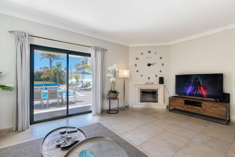 Albatroz Gorgeous Spacious Villa IN Carvoeiro