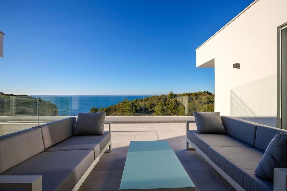 Villa Centeanes Luxury Villa Enviable Position s