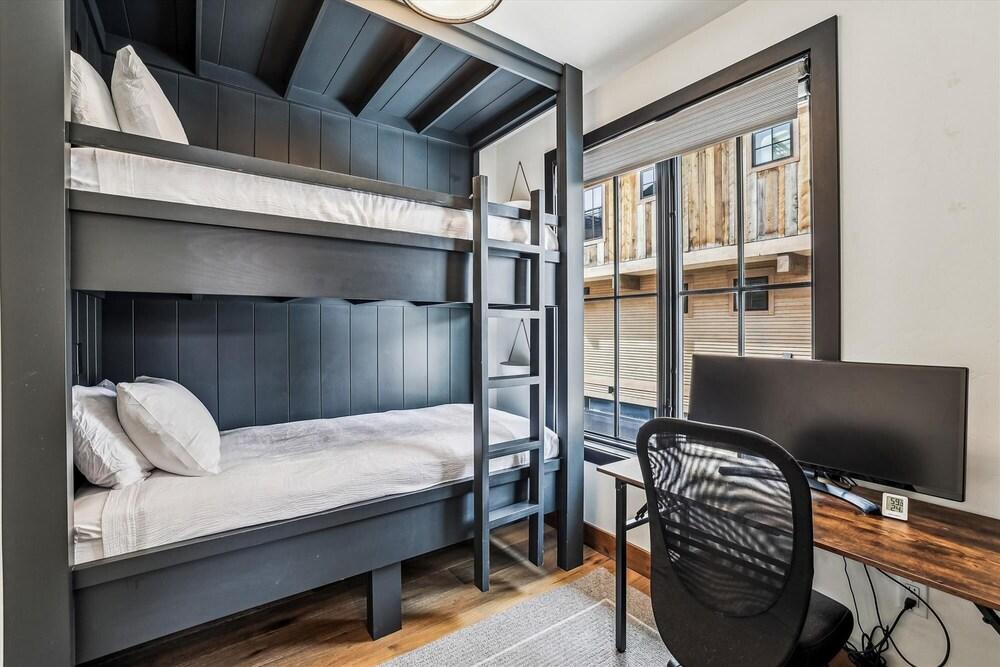 Decked Out Downtown 3 Bedroom Townhouse