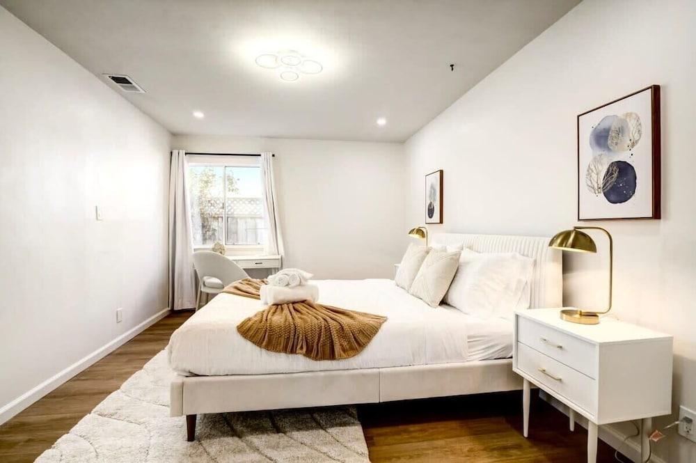 @ Marbella Lane - Stylish Cozy4br in Siliconvalley