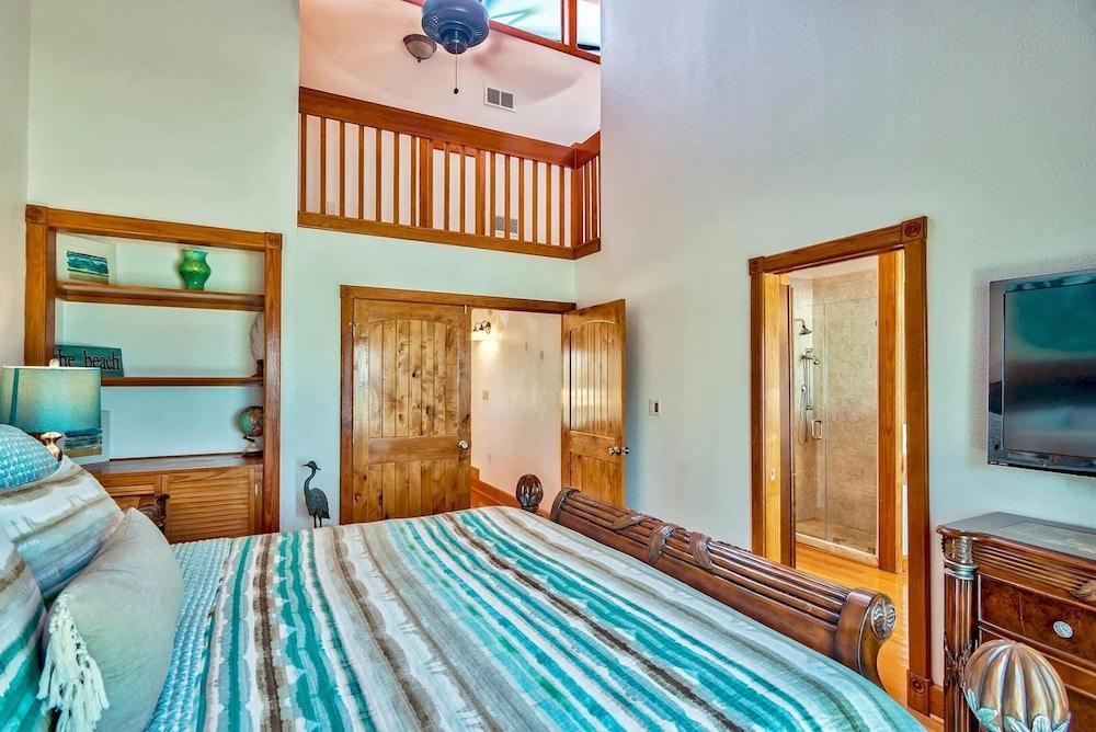 Green Reef #8- Beachy Keen