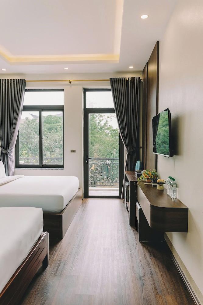 Tam Coc Harbor View Hotel & Travel