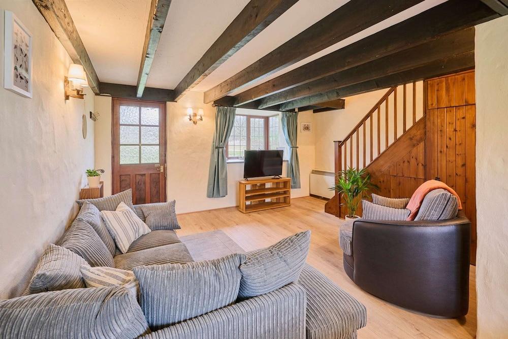 Host Stay Providence Cottage