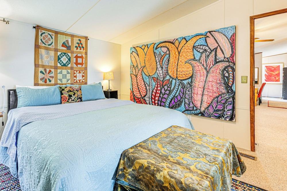 Fire Pit & Decks: Creekside Cabin in Robbinsville