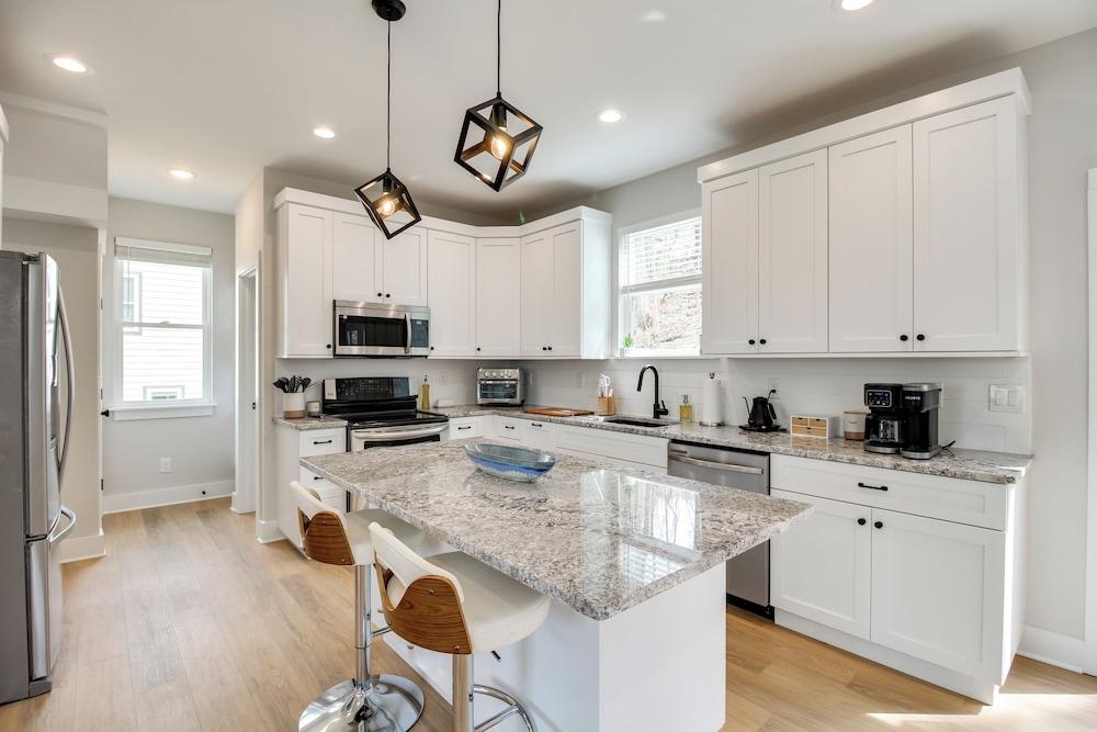 6 Mi to Chattanooga: Home w/ Balcony & Dtwn Views!