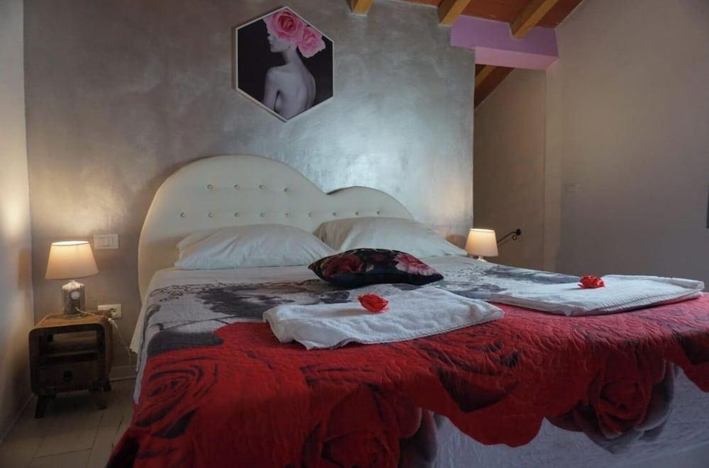 NOTTE ROSA SUITES & RELAX