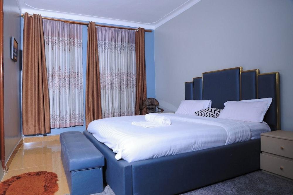 BUDDIEZ PLATINUM HOTEL