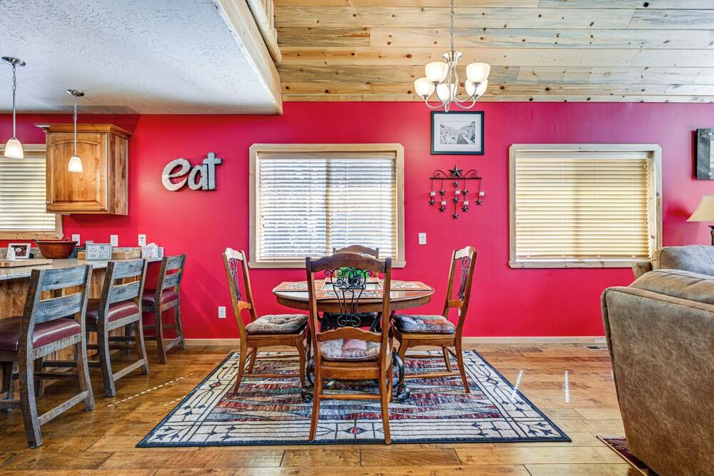 < 1 Mi to Brian Head Resort: Spacious Cabin!