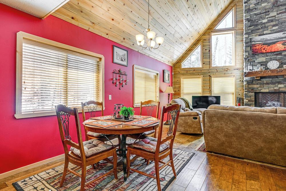 < 1 Mi to Brian Head Resort: Spacious Cabin!