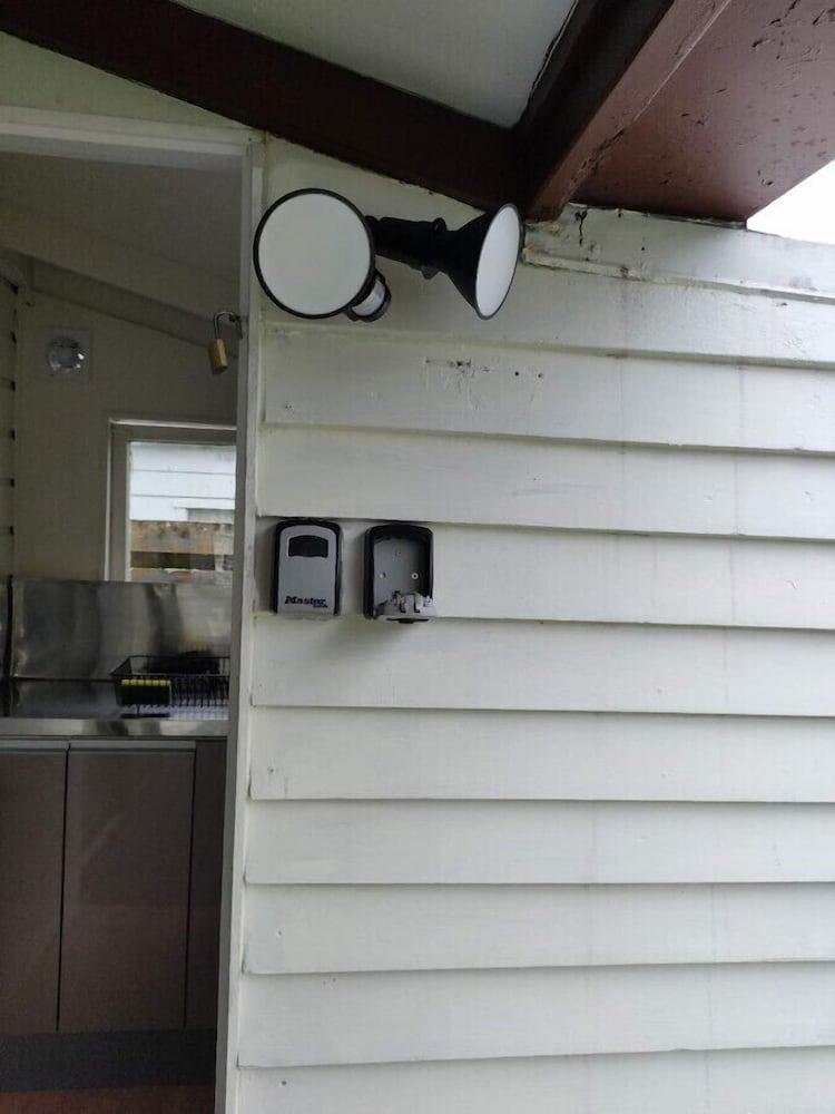 1 double and 1 sofa bed Garden Chalet