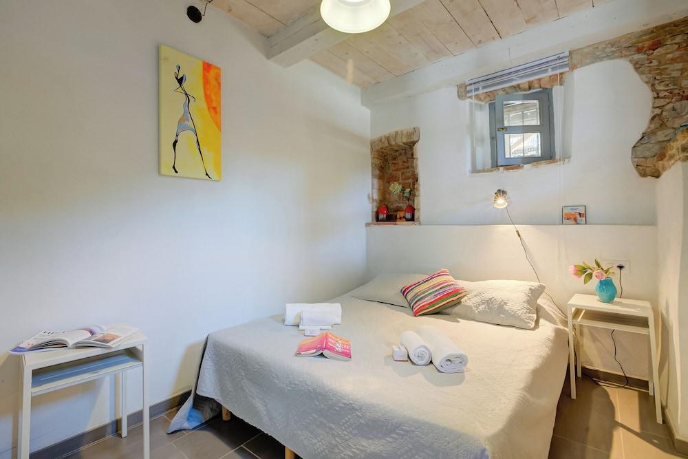 Bocca Al Lupo Apartments