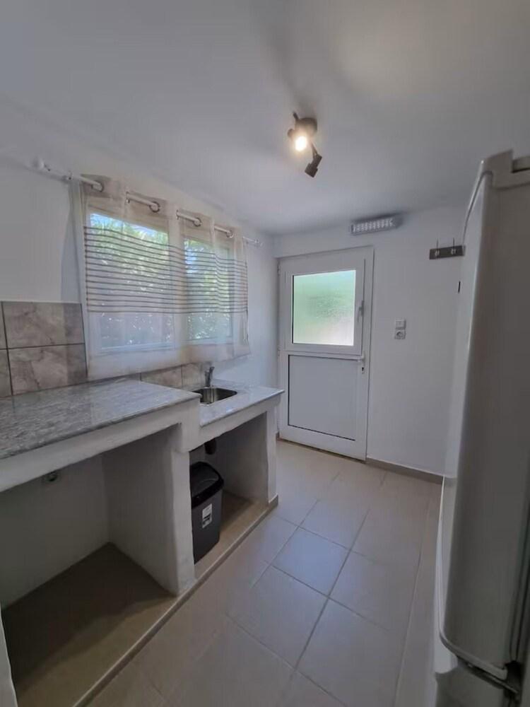 The Garden House in Paradisi