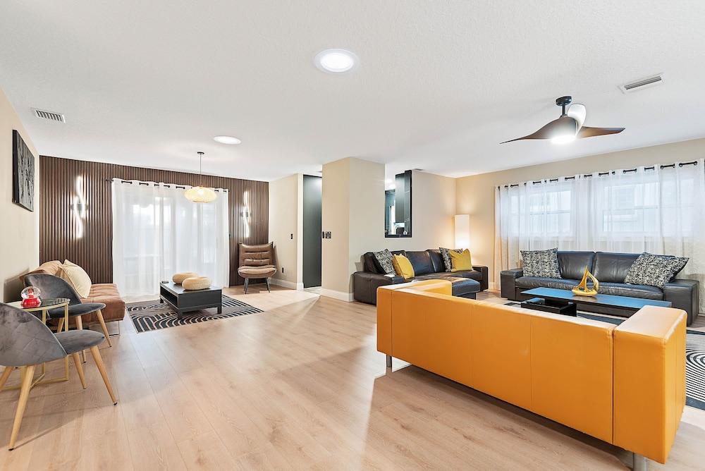 Canal Front Oasis With Pool in Palm Coast