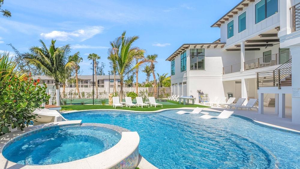 Coastal Canopy in Sarasota