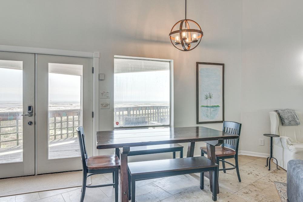 Beachfront Retreat: West End Home in Galveston!