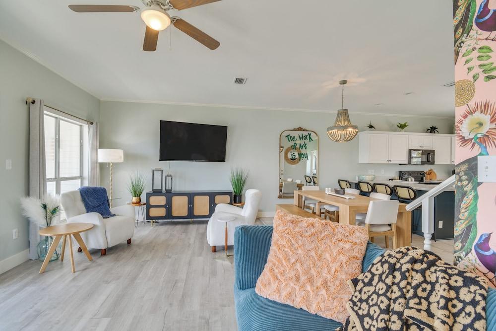 2 Blocks to Beach: Gulf Shores Getaway w/ Dock!