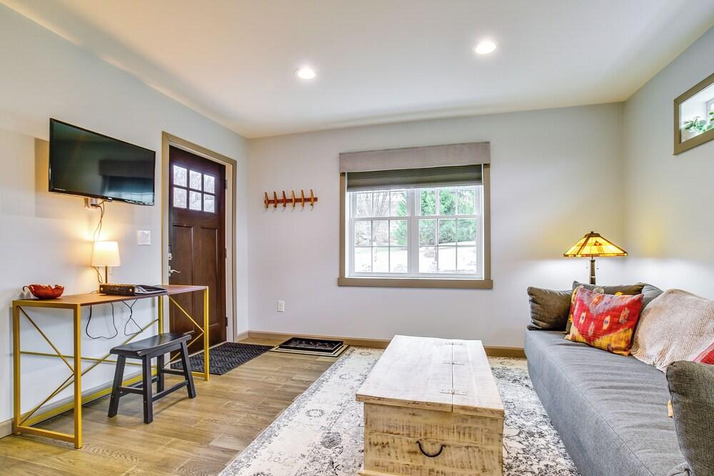 Seneca Lake Wine Trail Studio w/ Balcony & Views!