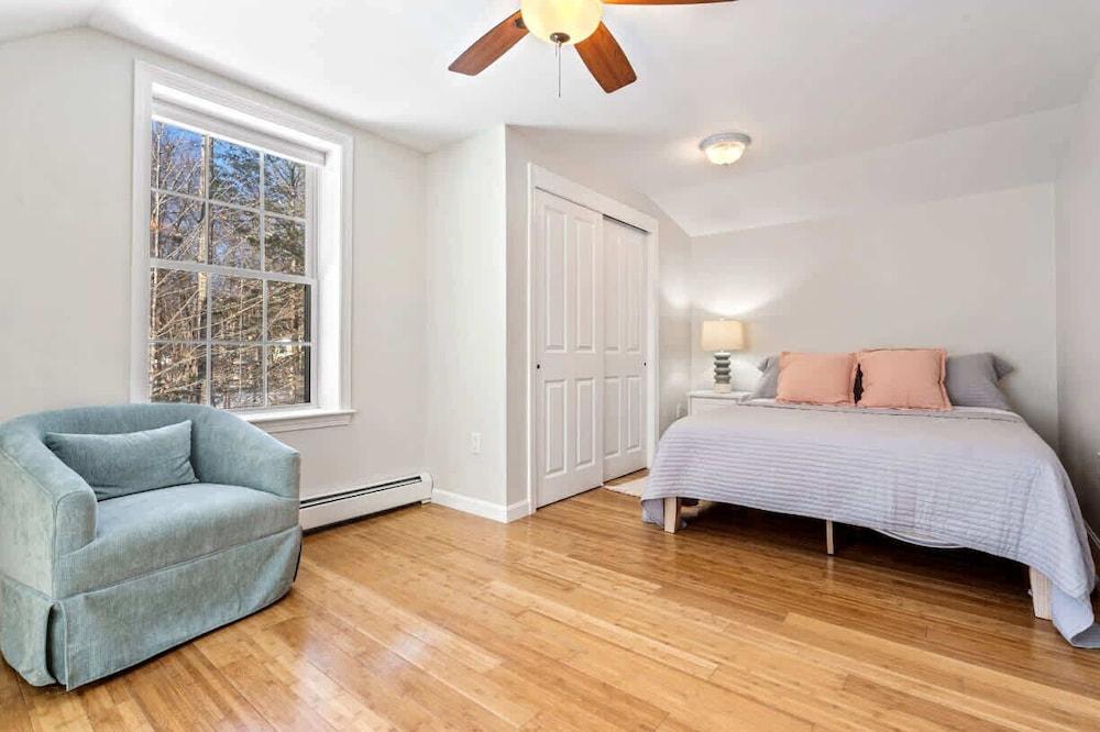 Good Tidings Stay for 8!