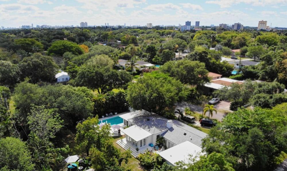 Miami Pool Cottage in El Portal