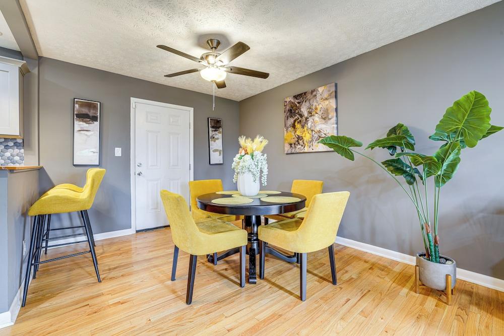 1 Mi to Dtwn Lynchburg: Charming Family Home!