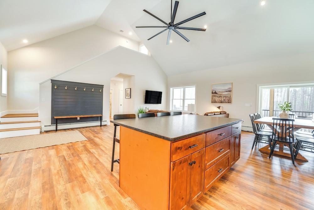 Walk to Beach & Sebago Lake: Luxe Family Getaway!