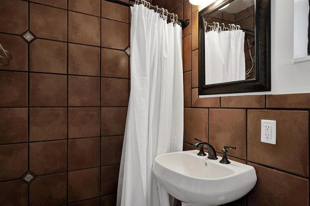 Waves On Walnut 2-beach Access