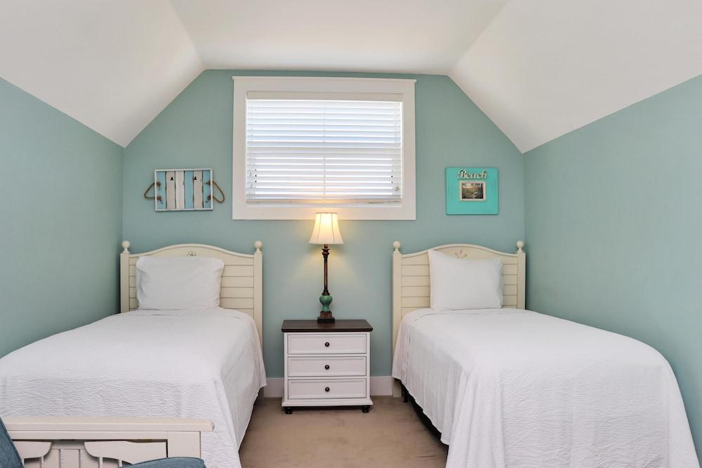 The Peaceful Pelican