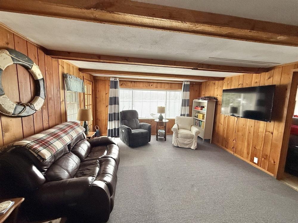 Sunset Shores Limit 4 2 Bedroom Cottage