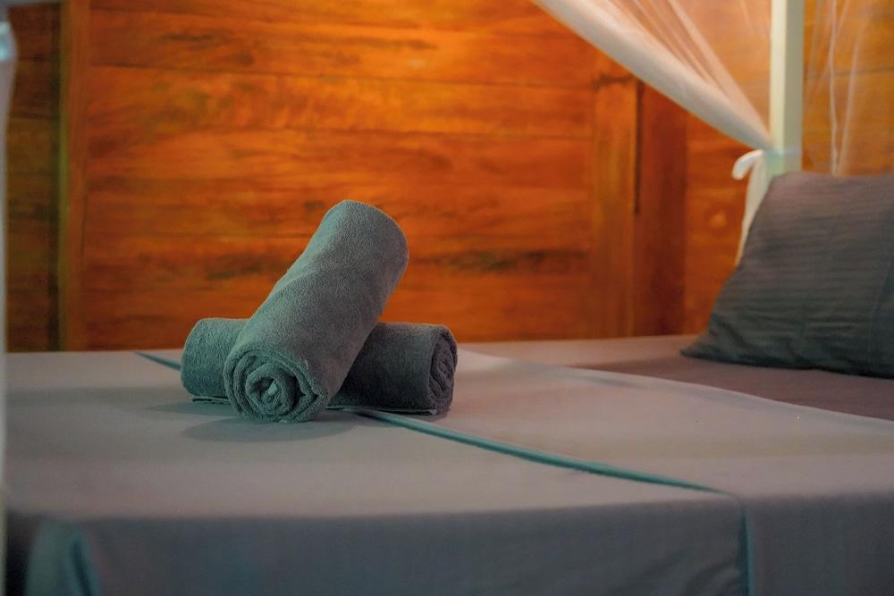 Into The Blue Sri Lanka