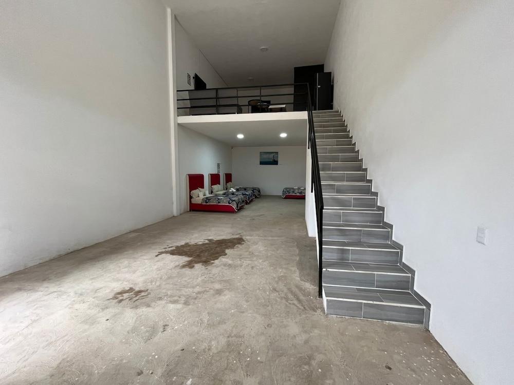 Periférico Bodega con Departamento C