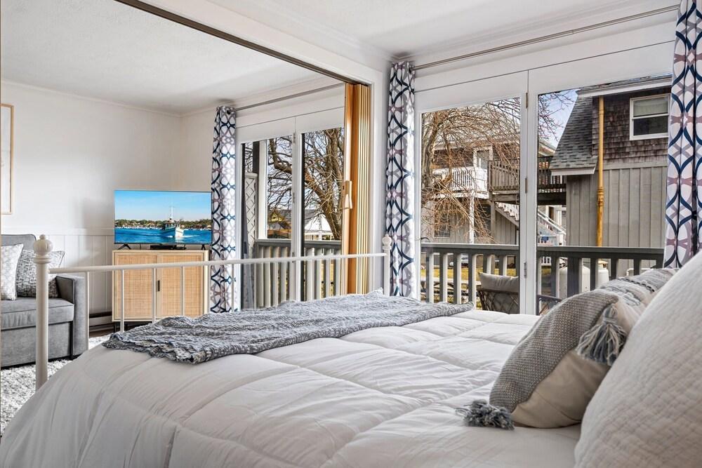 Serenity by the Sea 180 Steps to the Beach!