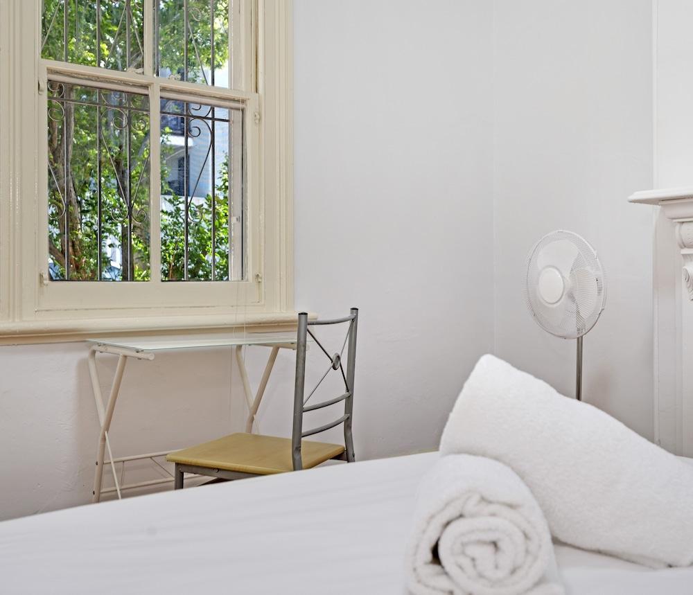 Kozyguru | Ashfield | Cozy 4 Bedroom House