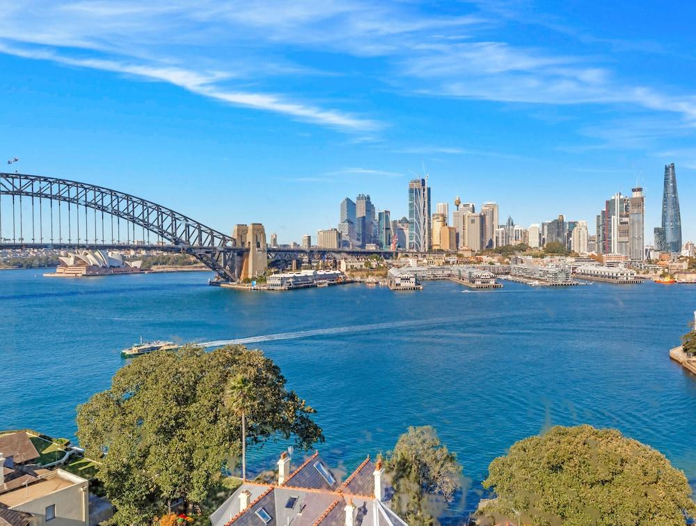 Kozyguru | Mcmahons Point | Opera House View