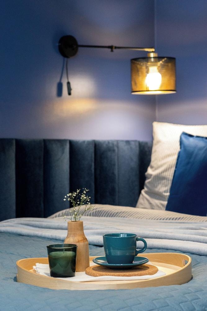 Gold - by Kairos Apartments