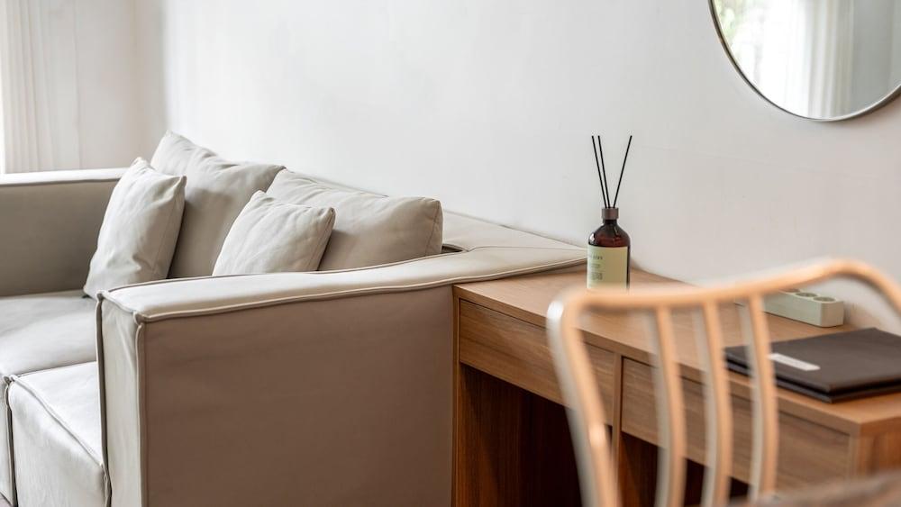 Taean Anmyeondo Bohemia Village Pension